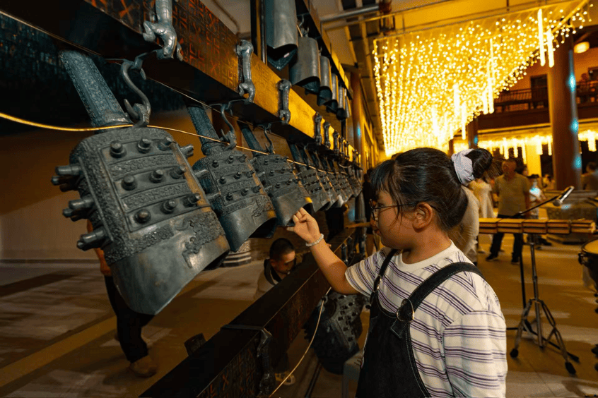 文化中国行|“楚风屈韵”国潮端午游点燃秭归夜经济