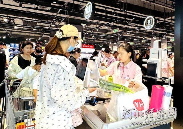 榴莲卖出1吨多<strong></p>
<p>嘉信c币</strong>！永辉河北首家胖东来调改店开业首日销售额同比增10倍