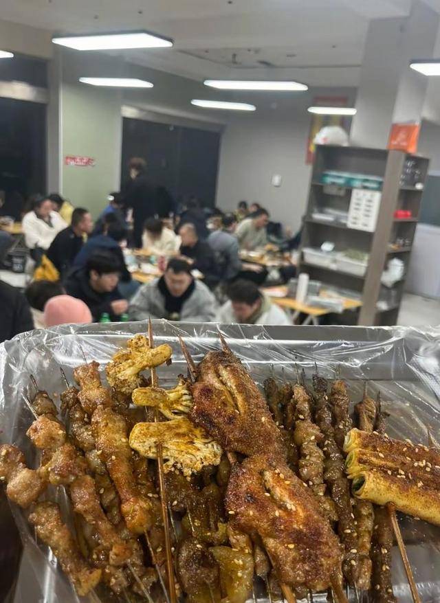 常州一烧烤店花10万赞助苏超<strong></p>
<p>币圈波段</strong>，因系唯一个体赞助商爆火，附近商户：之前生意一直好