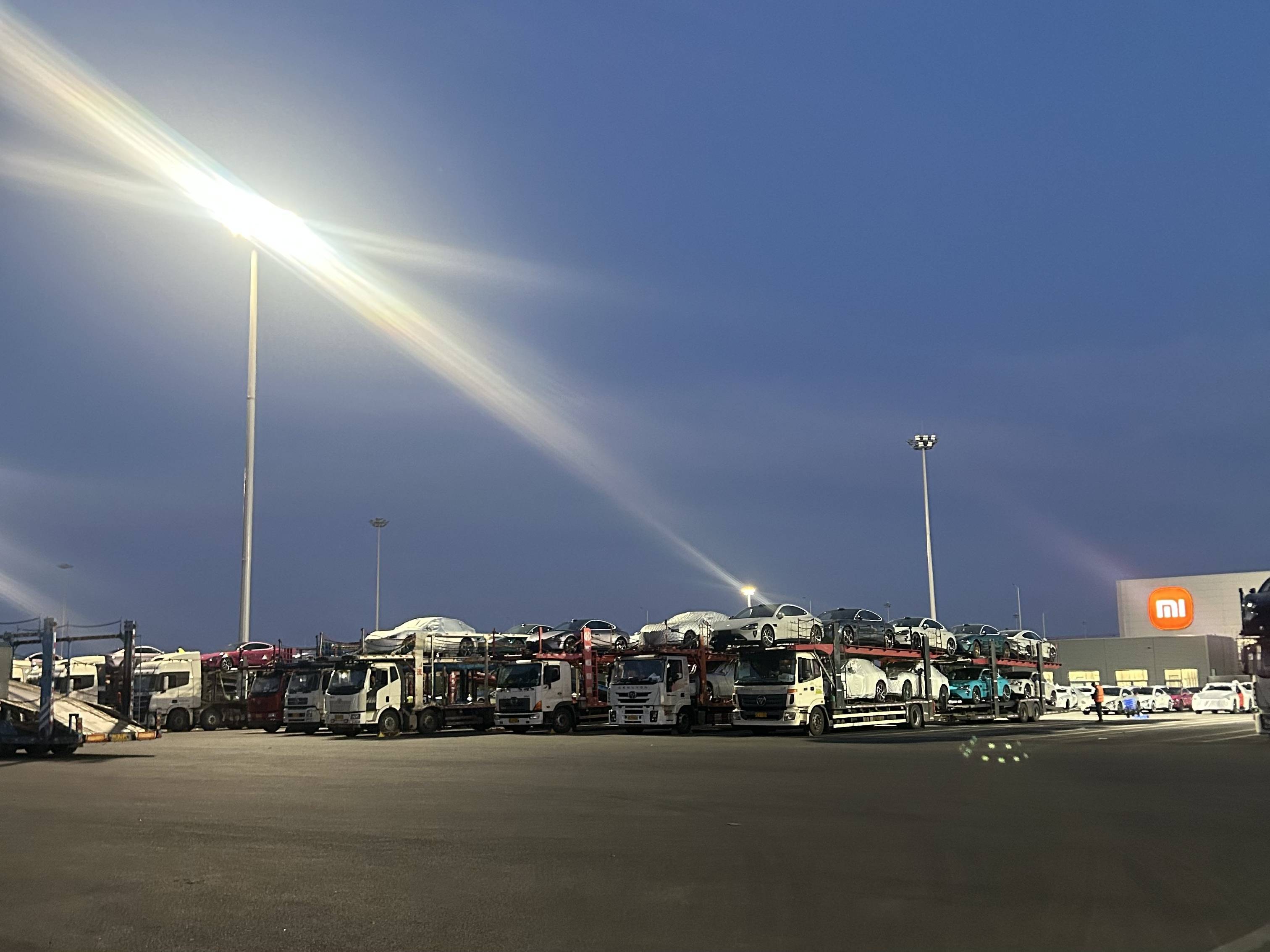 小米YU7上市72小时：“锁单+1”刷屏工作群<strong></p>
<p>币交易网站</strong>，提车时间最长超一年，雷军直面“产能挑战”？