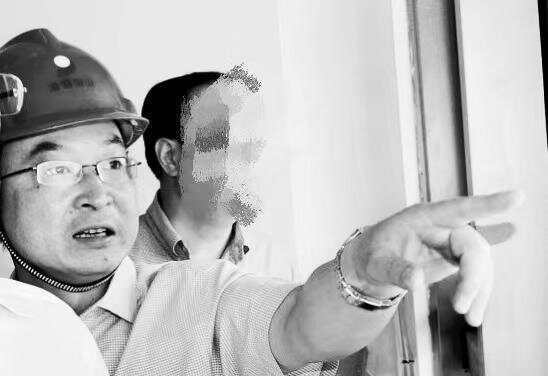 百亿市值上市公司董事疑似坠楼去世<strong></p>
<p>小白炒币</strong>，年仅54岁