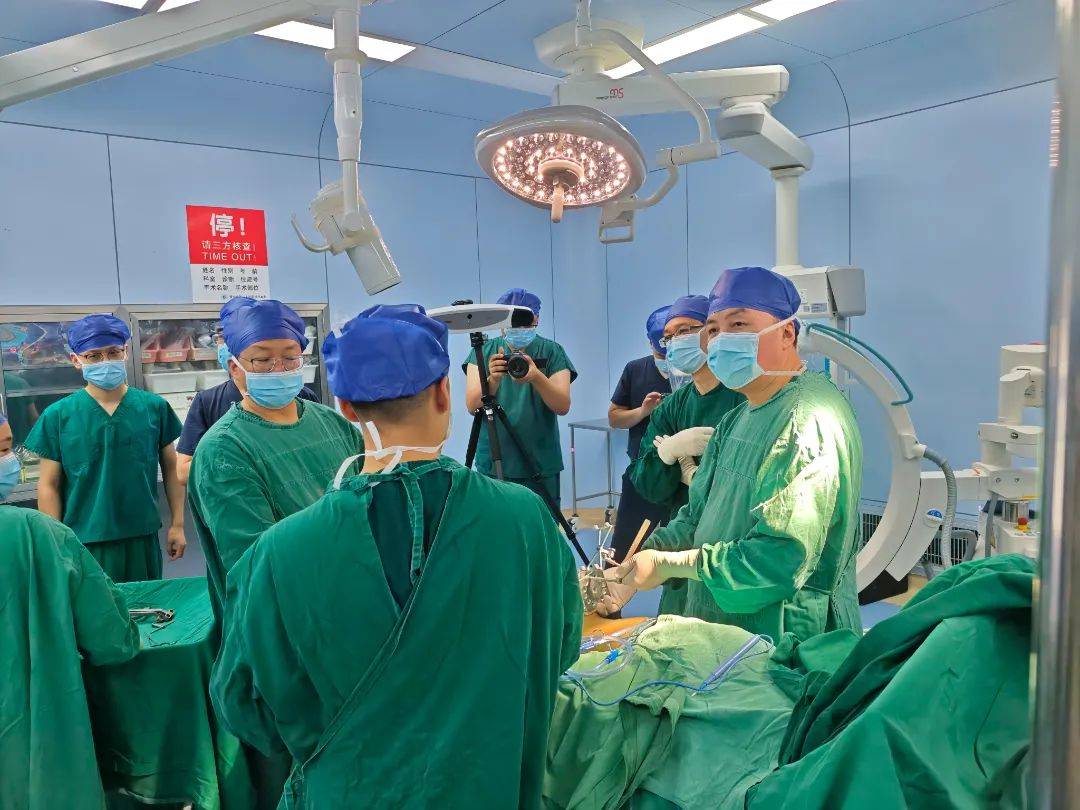 晋中市第一人民医院完成首例骨科导航机器人手术 数智化医疗迈上新台阶