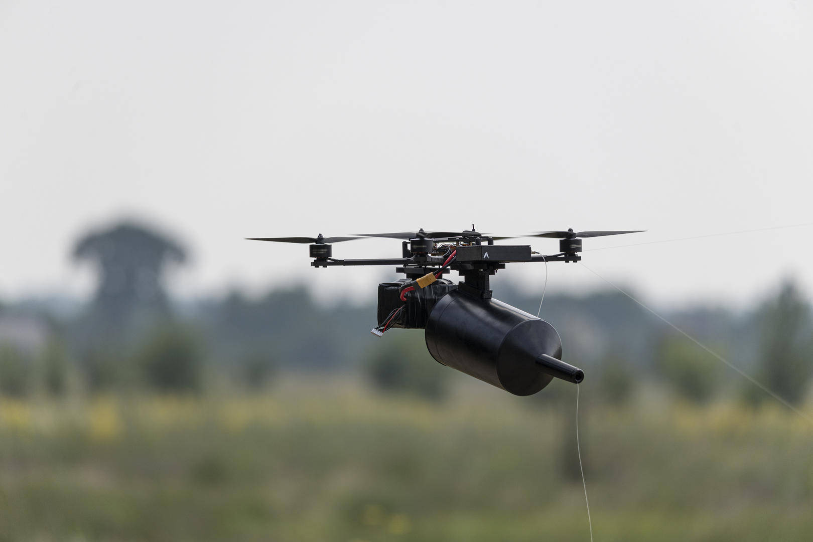 “史上首次”机器人俘虏了战俘？揭秘背后：乌有数百个秘密工坊<strong></p>
<p>币圈炒币</strong>，俄开发抗干扰无人机