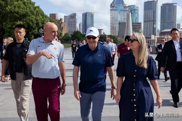 澳大利亚总理抵沪再次漫步外滩<strong></p>
<p>币圈炒币</strong>,旁边还有上海球迷“老熟人”,你偶遇了吗?