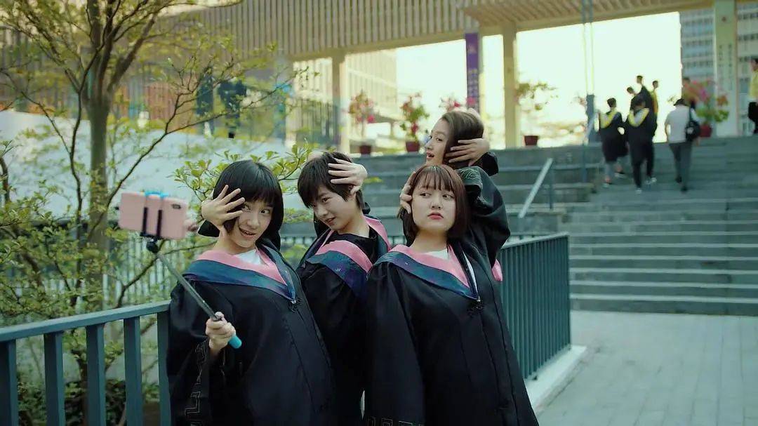 “在走廊偶遇都会尴尬”<strong></p>
<p>二宝币</strong>，00后大学舍友咋成了最熟悉的陌生人