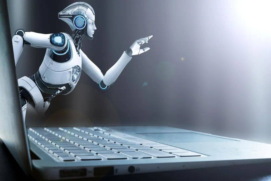 DeepSeek流量下滑<strong></p>
<p>mcy币</strong>,这半年梁文锋都干了啥?