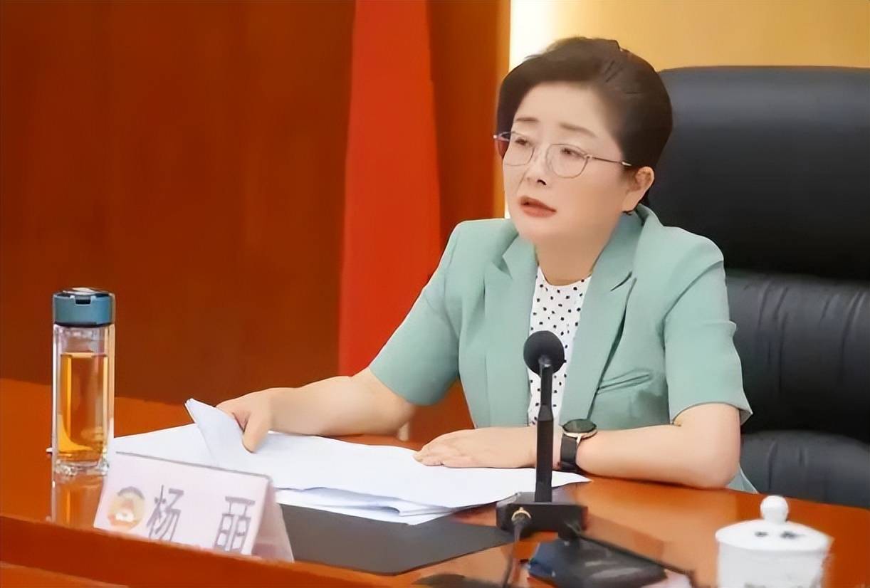 曾任昆明市副市长的她<strong></p>
<p>三元币</strong>,主动投案