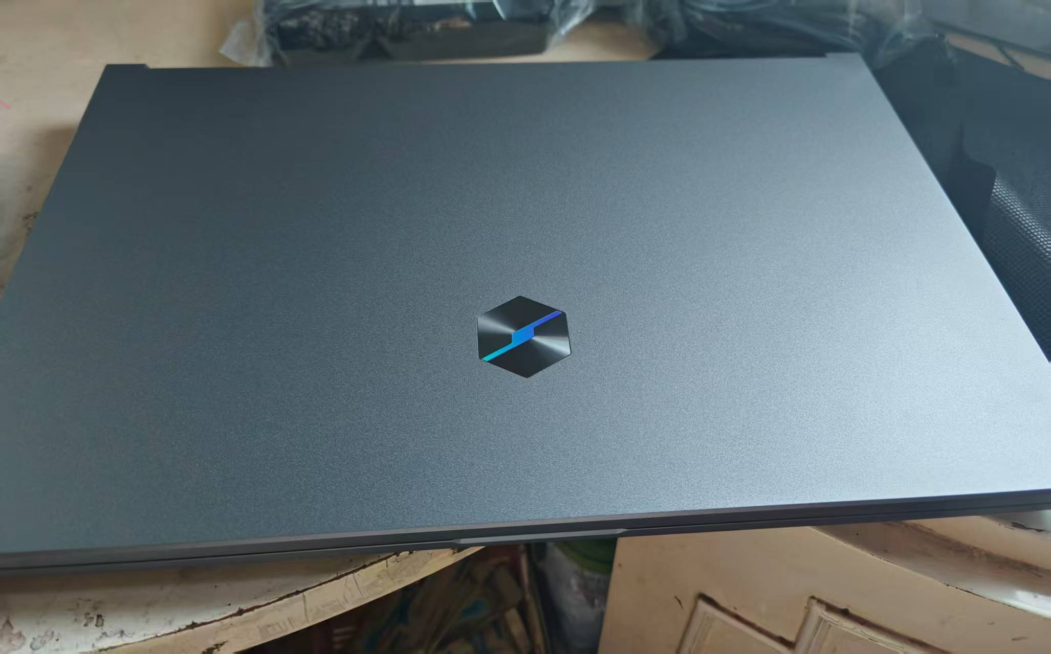 “一年设计白干了!”设计专业大学生乘高铁行李箱丢失<strong></p>
<p>三元币</strong>,行李架处无监控,多方回应