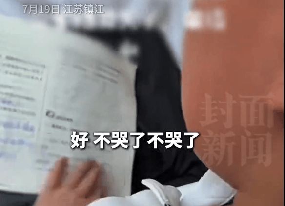 男孩作业被热没了，崩溃大哭！妈妈灵机一动：放冰箱冻一晚