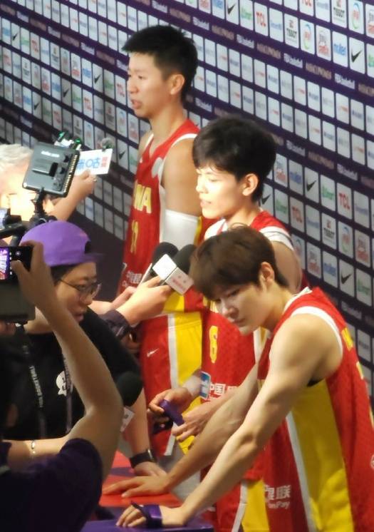 中国女篮队长杨力维亚洲杯表现引争议<strong></p>
<p>萌币</strong>，发文称“无愧无憾”，让黄思静别低头