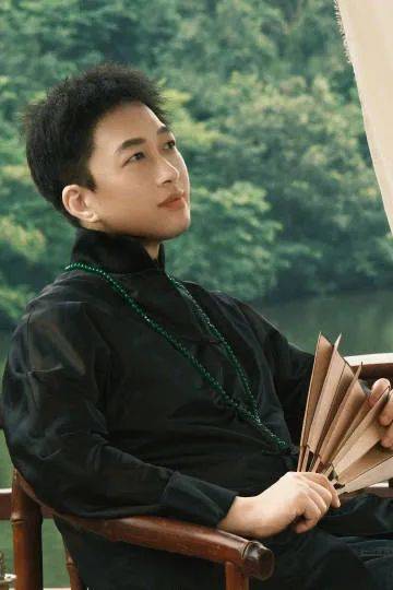 15岁女孩七七1分钟视频报价1万<strong></p>
<p>炒币方法</strong>,因神似张柏芝走红,七七妈妈曾称以学业为由拒绝于正邀约