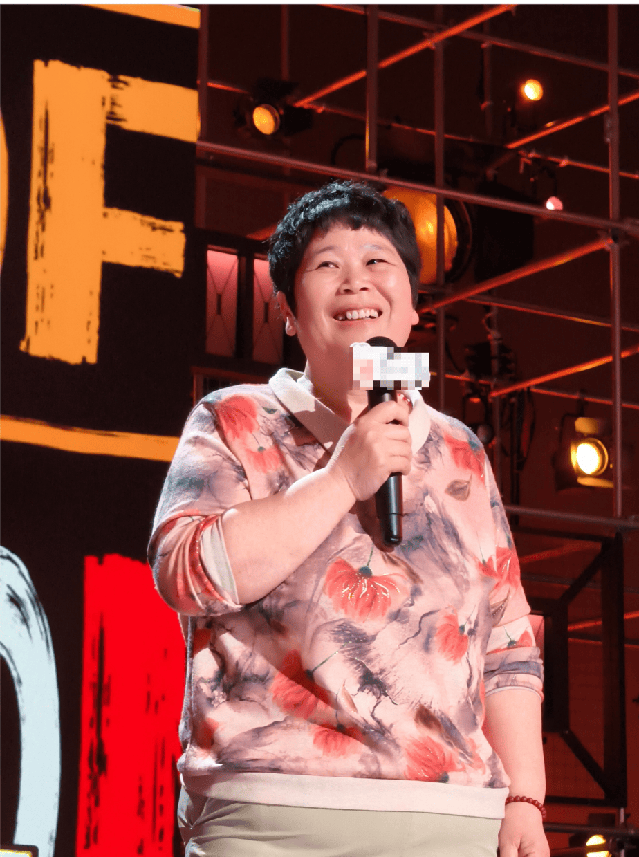 “绝经和出道同时来?”上海街头惊现她的巨幅海报<strong></p>
<p>炒币方法</strong>!网友:笑着笑着就哭了