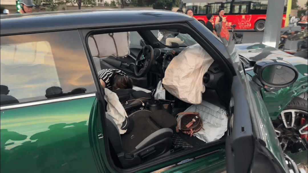 徐州“宝马MINI致1死7伤案”一审宣判:肇事司机获刑两年八个月