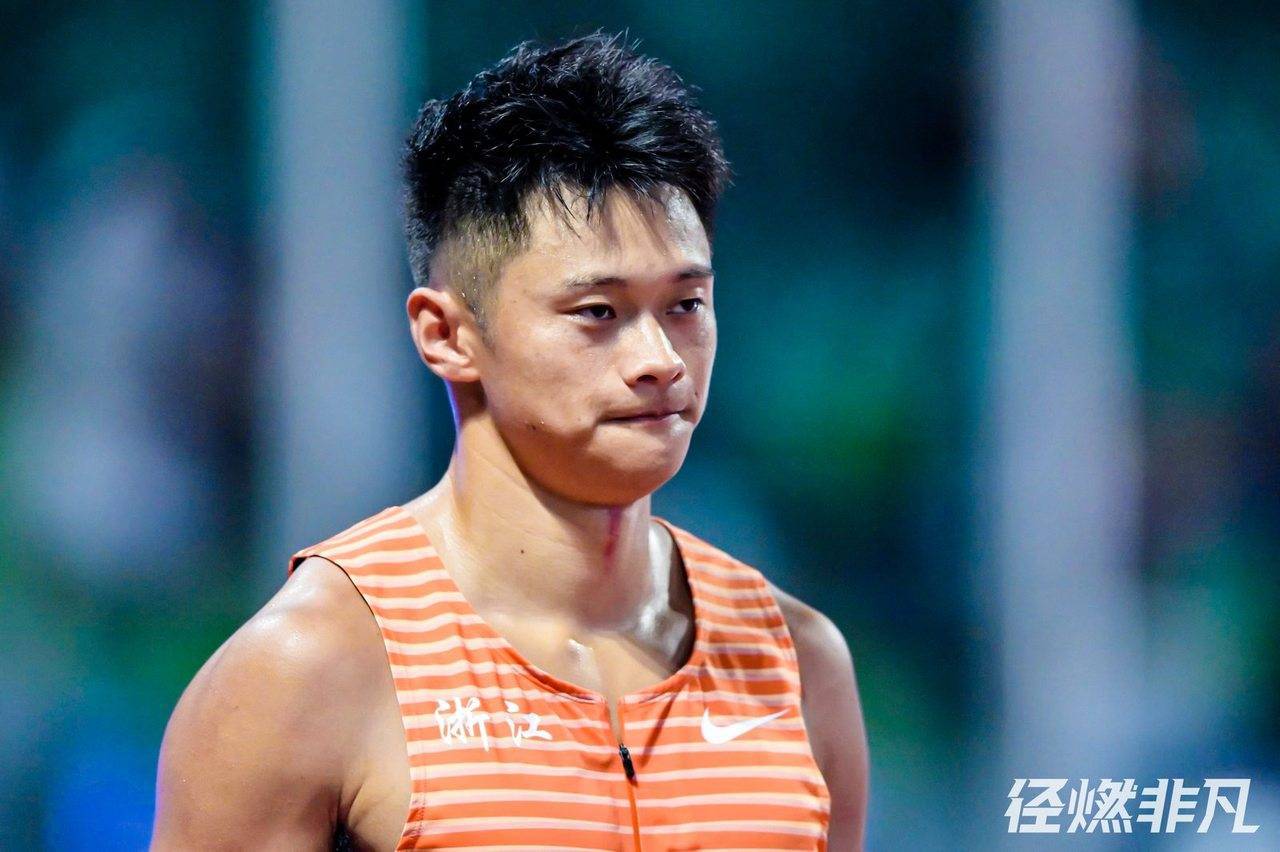 田径全锦赛男子百米飞人大战邓信锐10秒06夺冠<strong></p>
<p>碰碰币</strong>，谢震业跑出10秒27仍无缘决赛