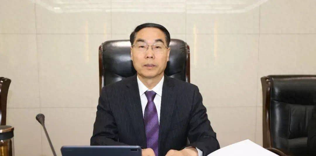 涉嫌受贿罪<strong></p>
<p>英语</strong>,宁夏回族自治区银川市原正厅级干部李鸿儒被公诉