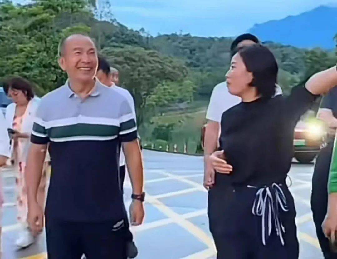 假院士招摇撞骗多年<strong></p>
<p>法语</strong>，为啥没人戳破？