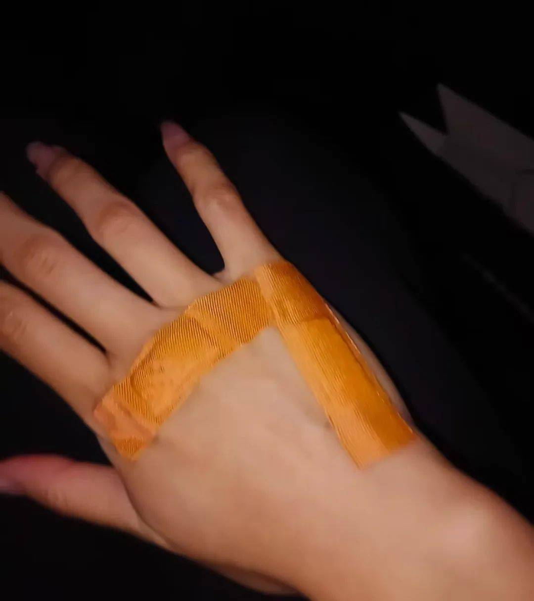 幸存者讲述巴厘岛快艇倾覆事故：几乎没人穿救生衣<strong></p>
<p>俄语</strong>，当天船速很快，坐着很晃