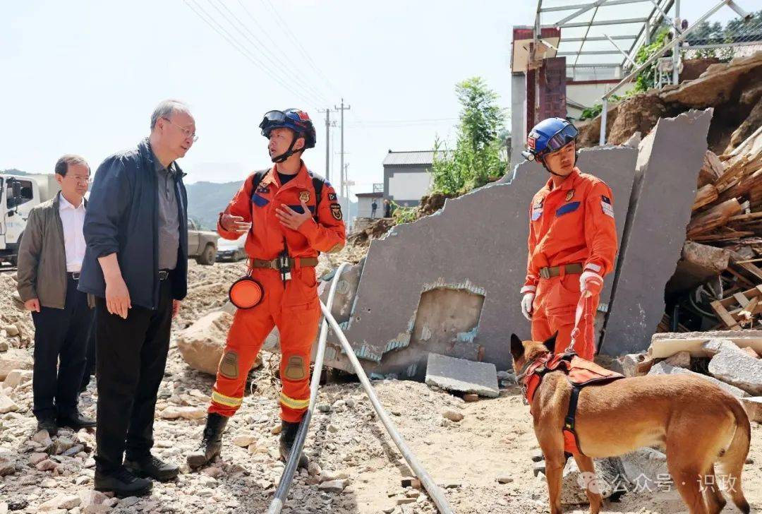北京市委书记尹力、市长殷勇到怀柔区检查灾后恢复重建工作<strong></p>
<p>雅克科技股票</strong>，看望慰问尹春燕亲属、受灾群众和抢险救灾一线工作人员