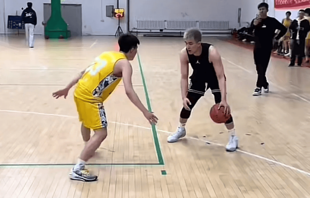 31岁郭艾伦直言想回国家队<strong></p>
<p>沃尔核材股票</strong>,但应该没什么机会了,此前眼睛被队友误伤,缝了40多针