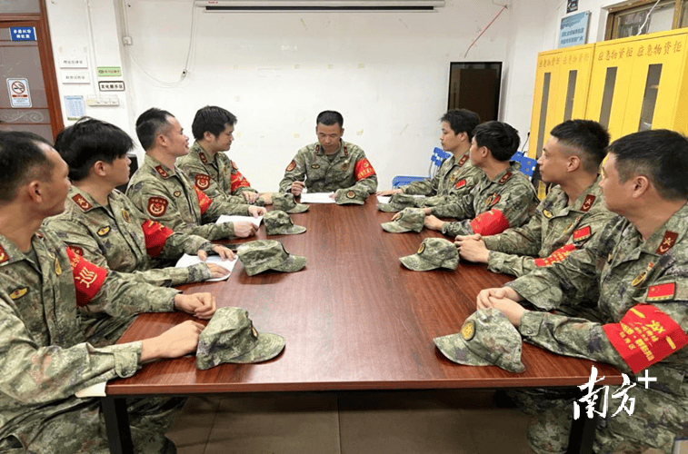 奋战15天<strong></p>
<p>沃尔核材股票</strong>,广州越秀民兵党员突击队助力筑牢疫情防控屏障