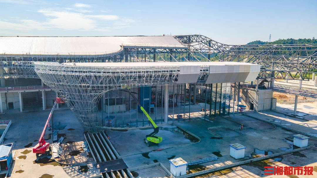 长沙西站既有营业线区域施工开始<strong></p>
<p>万丰奥威股票</strong>,站房施工迈入全速推进新阶段