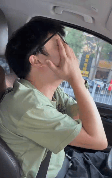 “女儿奴”爸爸接军训女儿电话泪崩<strong></p>
<p>太极实业股票</strong>,“第一次这样分开”,网友:终究是我们离不开孩子