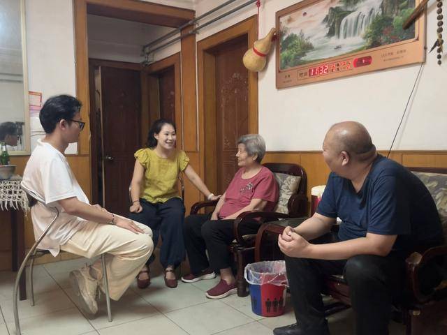 河南95后高校女辅导员“没苦硬吃”:暑假自驾1000公里家访<strong></p>
<p>太极实业股票</strong>,从电三轮到汽车,已坚持两年