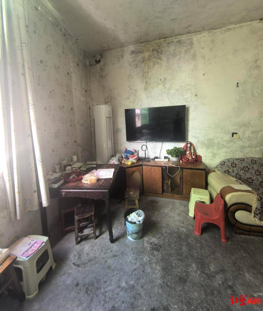 12年前“带父乞讨”女孩考上大学:毕业想回家乡当老师<strong></p>
<p>太极实业股票</strong>,帮助山区孩子走出大山