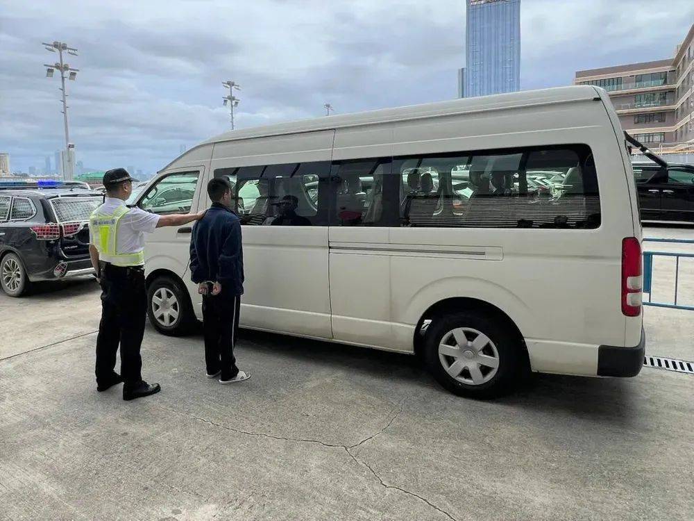 36岁内地男子靠“水下推进器”偷渡至澳门<strong></p>
<p>太极实业股票</strong>，被海关抓个正着，获刑4个月