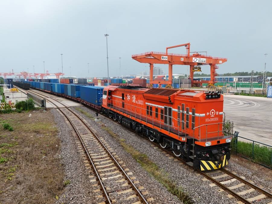 跨境运输需求旺盛 上合示范区中欧班列今年开行453列创历史同期新高