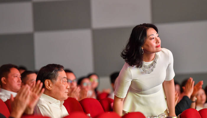 商业头条No.89 | 专访宗馥莉：做一个“追赶者”<strong></p>
<p>居然之家股票</strong>，不急于证明自己