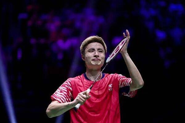 祝贺！石宇奇2比1逆转昆拉武特<strong></p>
<p>黑猫股份股票</strong>，获得羽毛球世锦赛男单冠军！