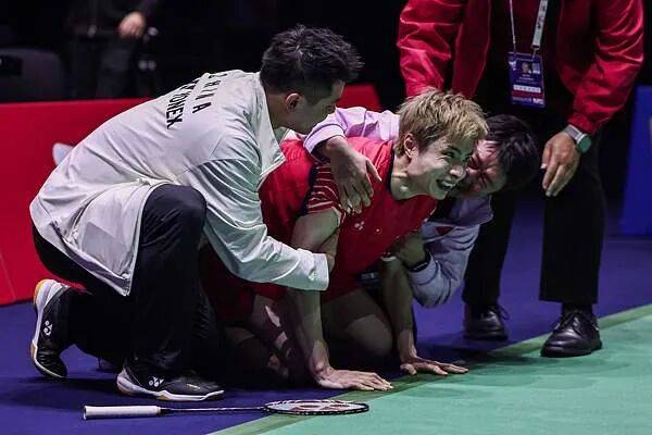 祝贺！石宇奇2比1逆转昆拉武特<strong></p>
<p>黑猫股份股票</strong>，获得羽毛球世锦赛男单冠军！