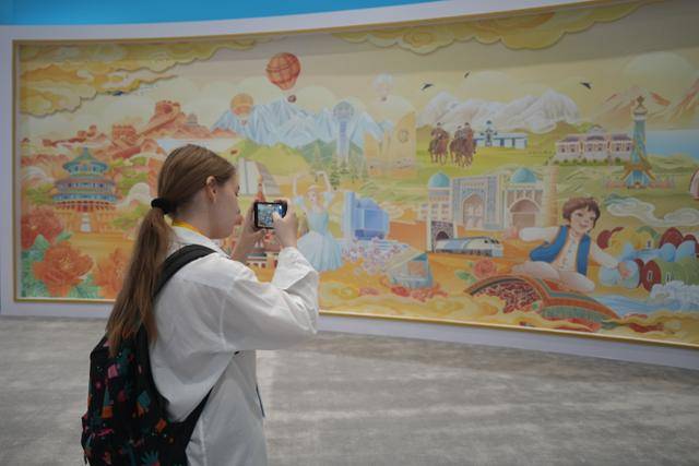 上合天津峰会22米巨幅壁画火出圈<strong></p>
<p>江苏有线股票</strong>，这些中外元素你认出几个？