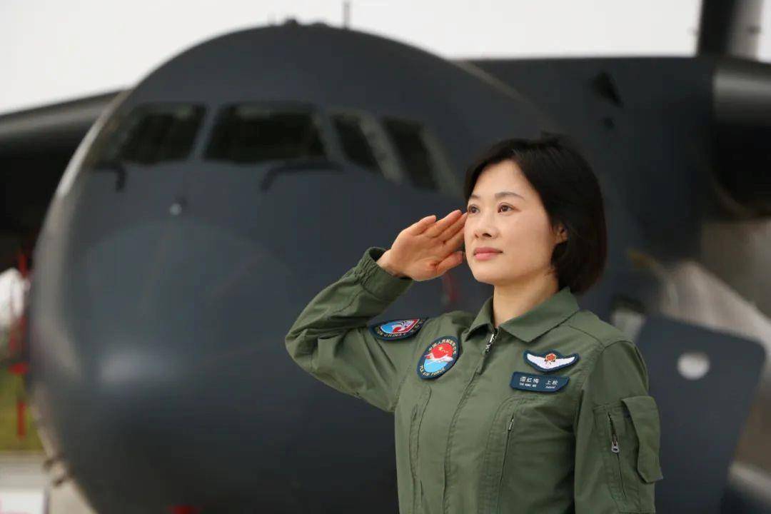 阅兵最帅女机长<strong></p>
<p>汾酒股票</strong>,是她!