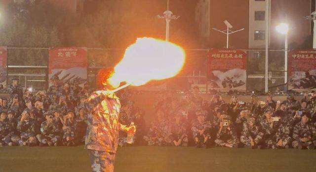 兰州大学军训期间大一女生表演川剧吐火<strong></p>
<p>可口可乐股票</strong>，校方：学生来自东北，因个人爱好自学