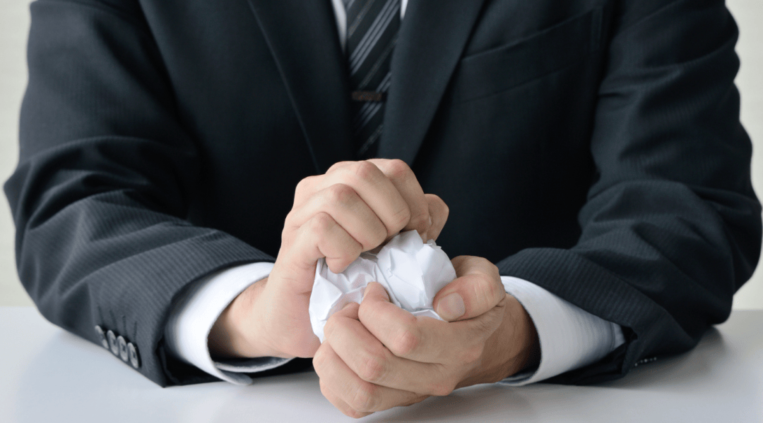 月薪从7300元降至4300元！员工不服调岗被辞退<strong></p>
<p>银轮股份股票</strong>，索赔21万元！法院判了→