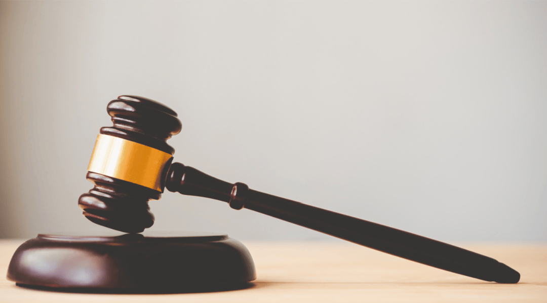 月薪从7300元降至4300元！员工不服调岗被辞退<strong></p>
<p>银轮股份股票</strong>，索赔21万元！法院判了→