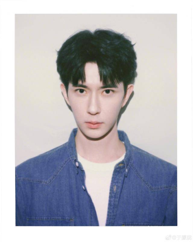 37岁男演员于朦胧被传坠楼<strong></p>
<p>银轮股份股票</strong>,7月刚注销工作室,警方回应