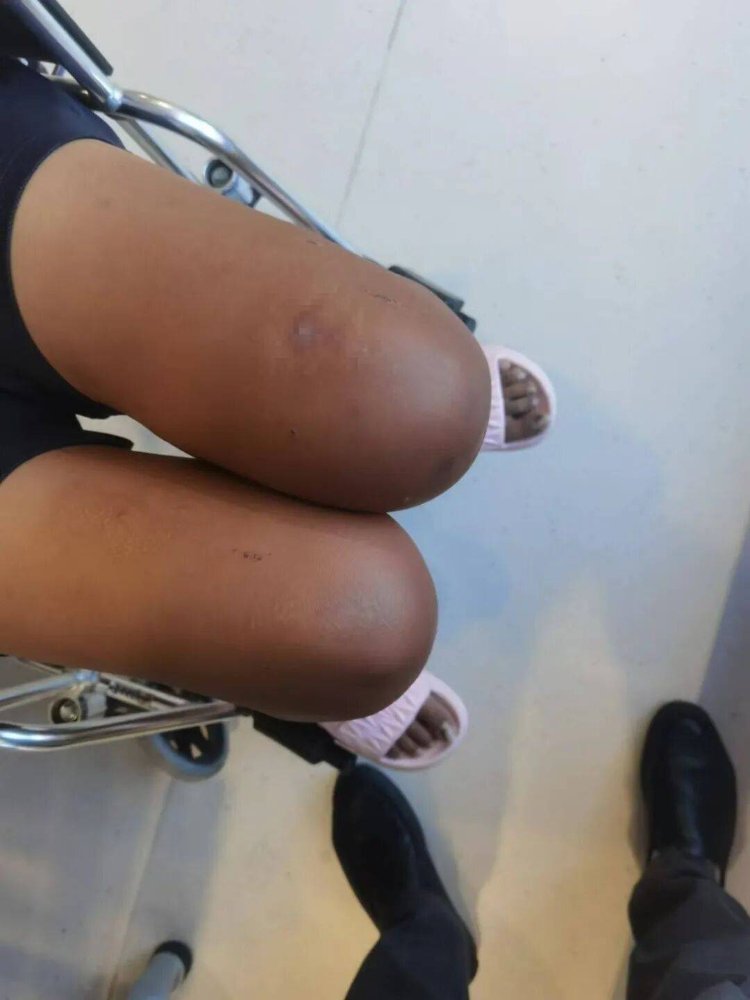 心痛!14岁少女遭体罚后身亡!“发出6封求救信<strong></p>
<p>银轮股份股票</strong>,均被老师截留”