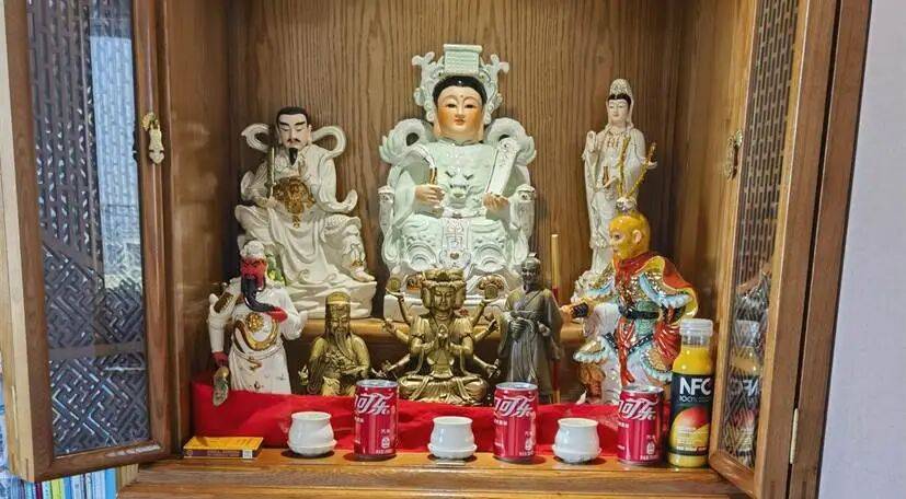 男子自称“玉皇大帝”<strong></p>
<p>马应龙股票</strong>，奸淫妇女10人，敛财超500万元