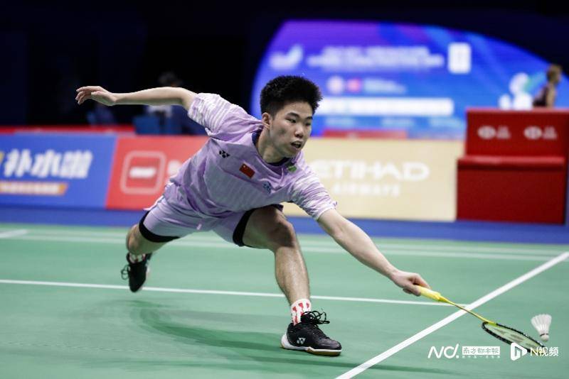 中国羽毛球大师赛于深圳开拍<strong></p>
<p>浙江东方股票</strong>,国羽首日7战4胜