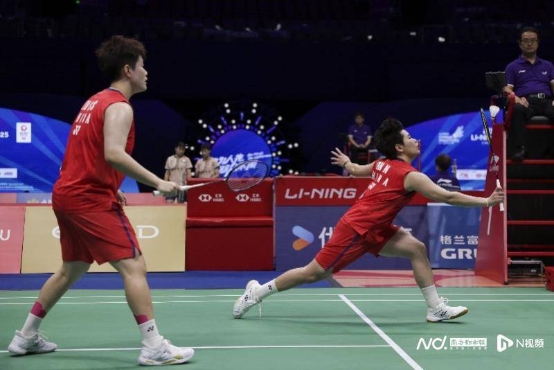 中国羽毛球大师赛于深圳开拍<strong></p>
<p>浙江东方股票</strong>,国羽首日7战4胜