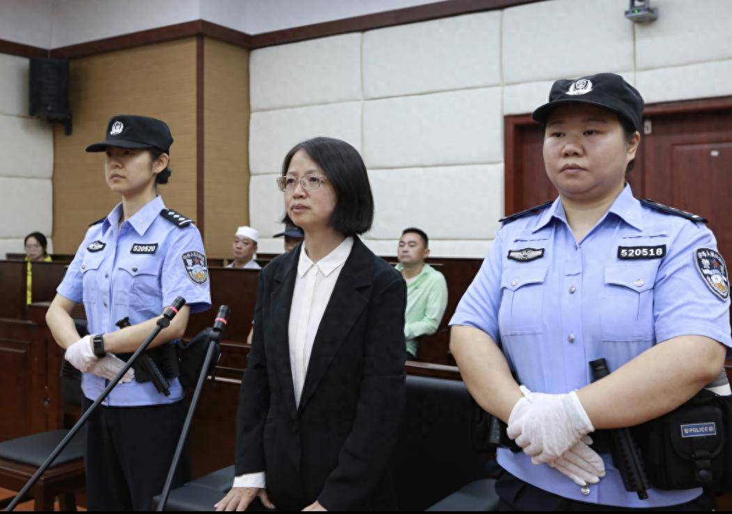 女厅官当场认罪!对省委原书记妻子唯命是从<strong></p>
<p>浙江东方股票</strong>,花850万装修别墅