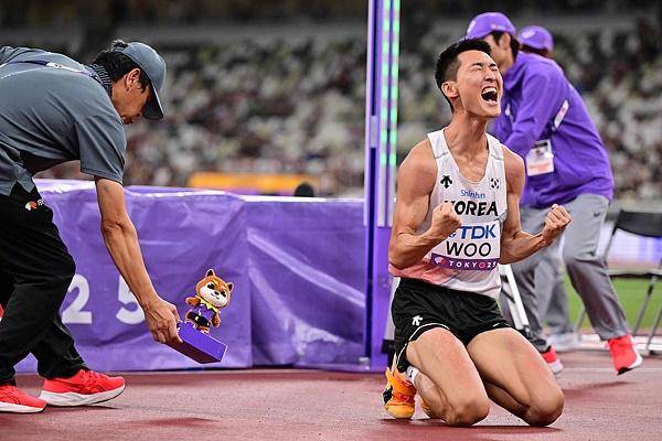 田径世锦赛｜男子跳高屈居亚军<strong></p>
<p>浙江东方股票</strong>，禹相赫就是韩国田径的门面