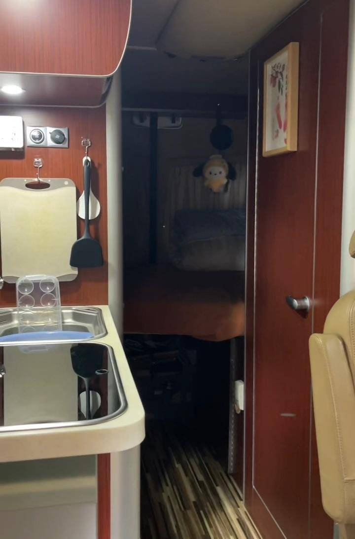 “钥匙在这<strong></p>
<p>浙江东方股票</strong>，我回家了！”上海男子将百万元房车停在南宁街头，请陌生人上车体验