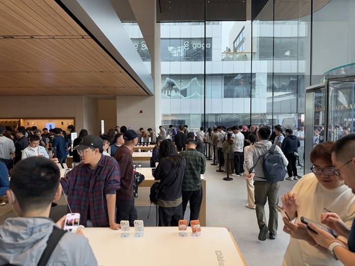 iPhone 17正式开售<strong></p>
<p>同济科技股票</strong>，橙色Pro Max黄牛最高加价1500元