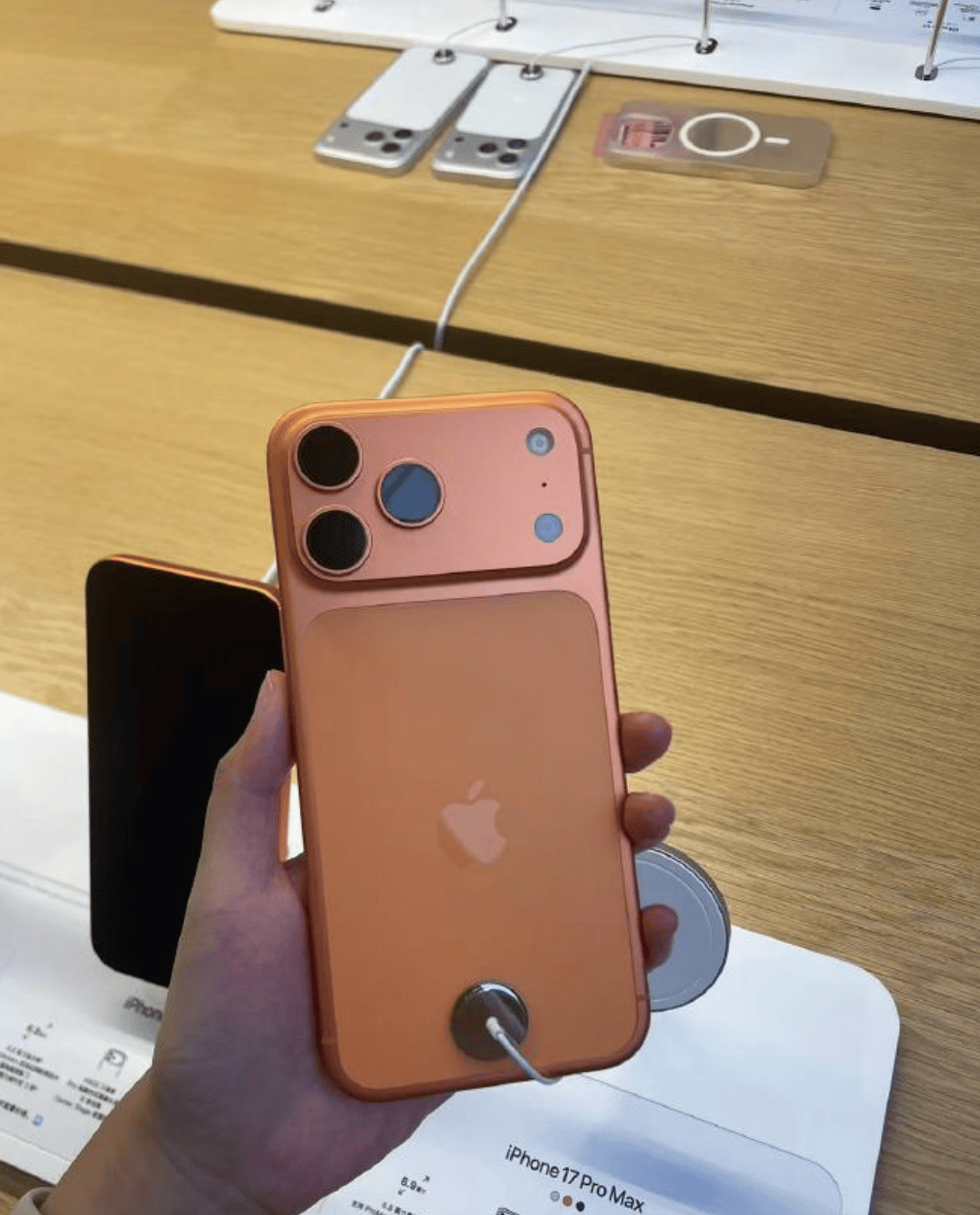 iPhone 17 Pro被黄牛拒收：“卖的人多<strong></p>
<p>同济科技股票</strong>，货太多了”