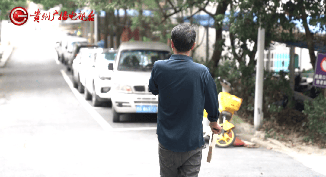 心酸!12岁男孩“独居”贵阳一安置房内<strong></p>
<p>同济科技股票</strong>,父亲回应:迫于无奈,因为……