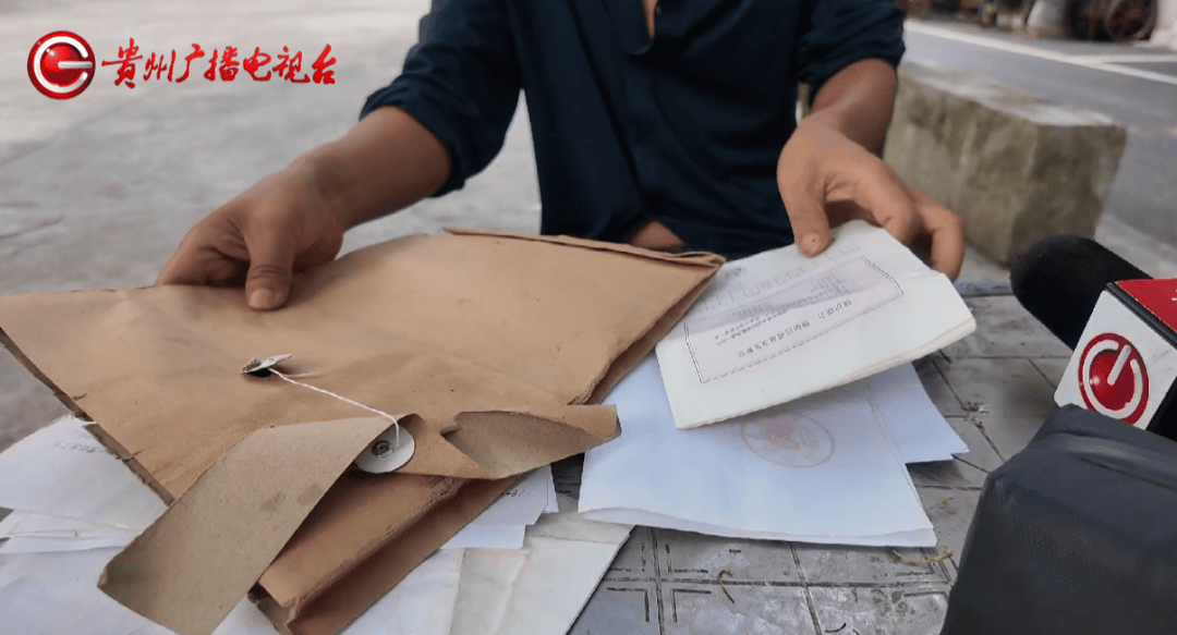 心酸!12岁男孩“独居”贵阳一安置房内<strong></p>
<p>同济科技股票</strong>,父亲回应:迫于无奈,因为……